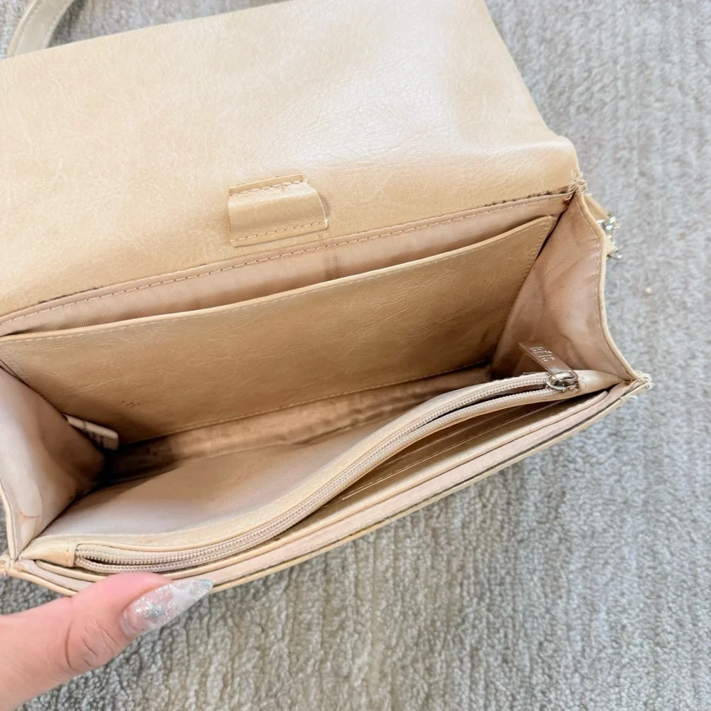 Béis Crossbody Wallet Travel Purse/Clutch - Picture 8 of 14